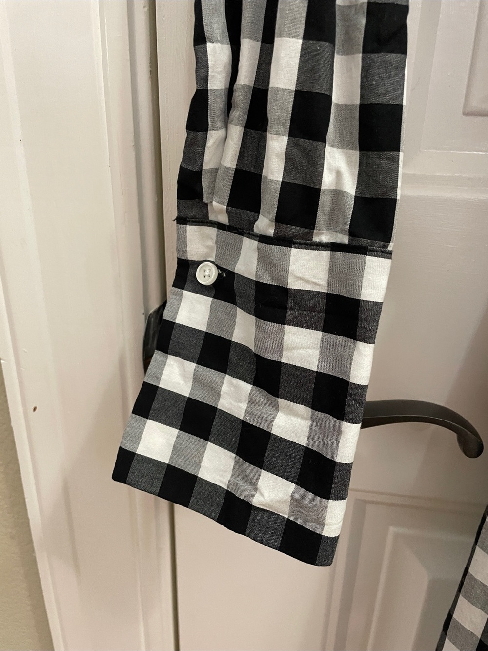 Who What Wear Black & White Gingham Long-Sleeve Shirt Dress with Tie Belt - Picture 5 of 8